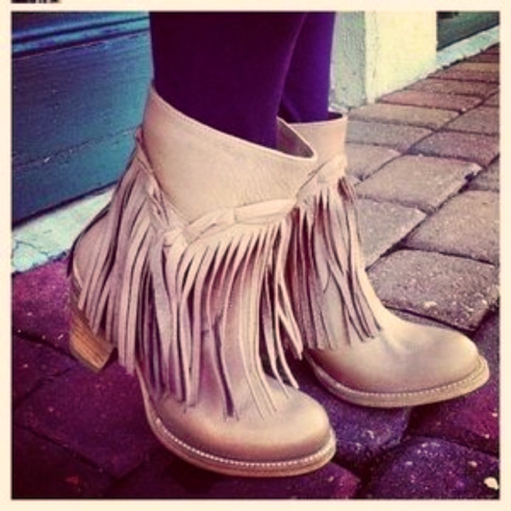 MATISSE X LF Tan Fringe Ankle Boots 😍